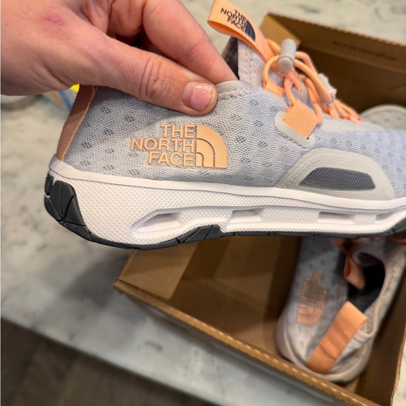 New without Box North Face Skagit Water Shoe size 8 - Picture 3 of 5